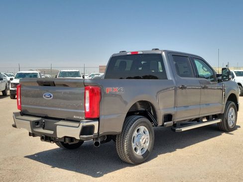 New 2026 Ford F250 XLT w/ FX4 Off-Road Package AWD/4WD image 4