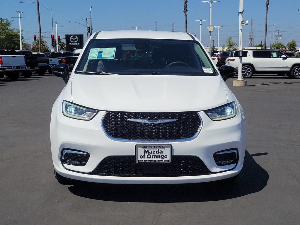Used 2024 Chrysler Pacifica Limited FWD image 30