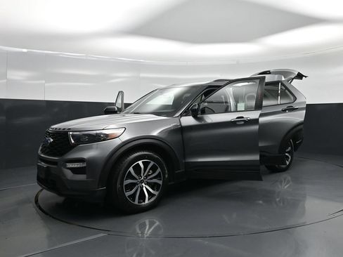 Used 2023 Ford Explorer ST-Line w/ Class IV Trailer Tow Package RWD image 26
