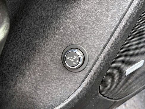 Used 2020 Chevrolet Blazer LT w/ Sound & Technology Package image 36