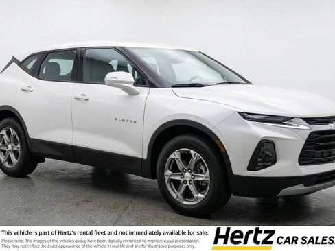 Used 2025 Chevrolet Blazer LT FWD image 1