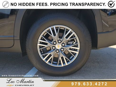 Used 2026 Chevrolet Traverse LT w/ Driver Confidence Package FWD image 7