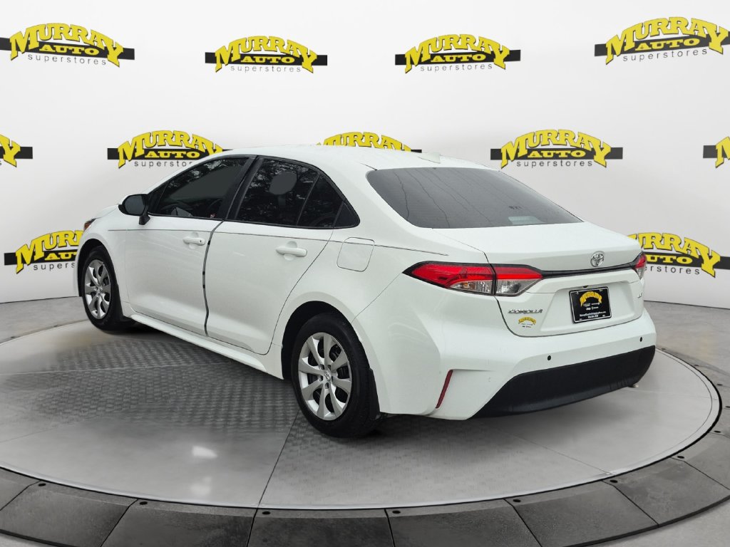 Used 2025 Toyota Corolla LE FWD image 3