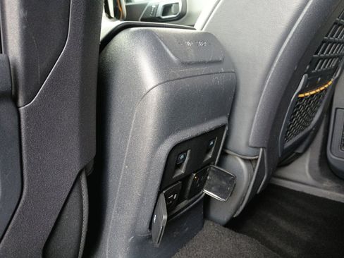 Used 2023 Ford Bronco Badlands w/ Sasquatch Package AWD/4WD image 23