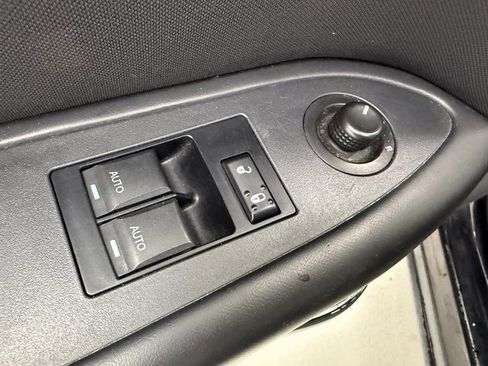 Used 2013 Dodge Challenger R/T image 34