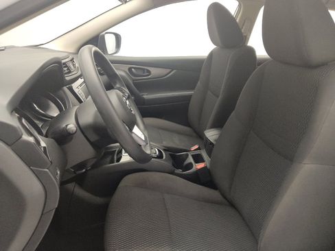 Used 2019 Nissan Rogue Sport S image 17