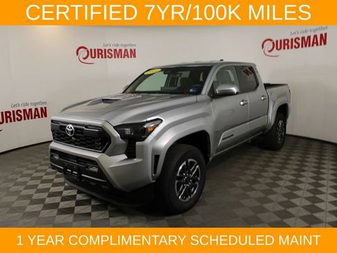 Used 2024 Toyota Tacoma TRD Sport AWD/4WD image 2