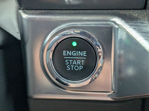 Used 2023 Ford F150 Lariat AWD/4WD image 31