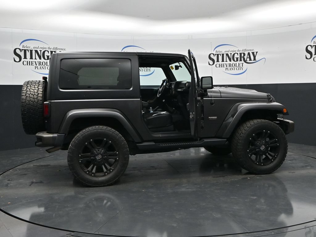 Used 2016 Jeep Wrangler Sahara AWD/4WD image 36