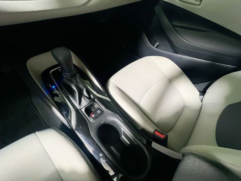 Used 2022 Toyota Corolla LE image 25