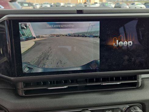 Used 2025 Jeep Gladiator Sport AWD/4WD image 54