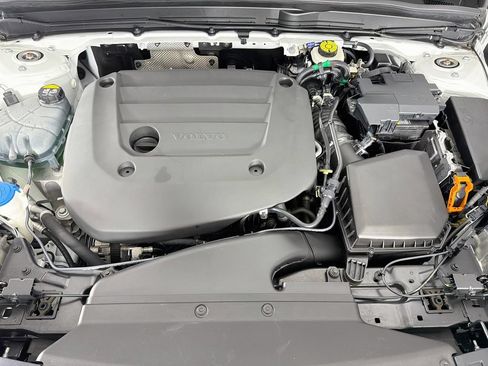 Certified 2023 Volvo XC40 B5 Plus w/ Protection Package Premier AWD/4WD image 31