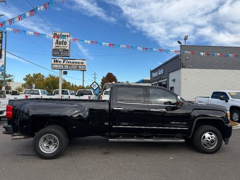 Used 2019 GMC Sierra 3500 Denali w/ Duramax Plus Package image 8