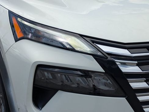 Certified 2024 Nissan Rogue S FWD image 10