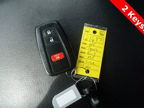 Certified 2025 Toyota RAV4 XLE AWD/4WD image 32