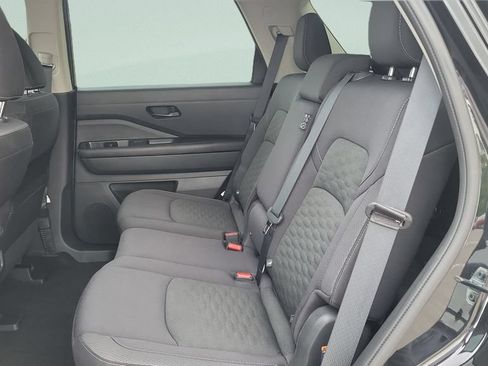 Used 2024 Nissan Pathfinder SV FWD image 10