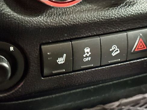 Used 2017 Jeep Wrangler Unlimited Rubicon w/ Connectivity Group image 19