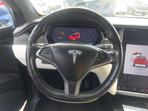 Used 2018 Tesla Model X 75D AWD/4WD image 6