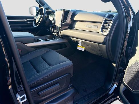 New 2026 RAM 1500 Big Horn AWD/4WD image 13
