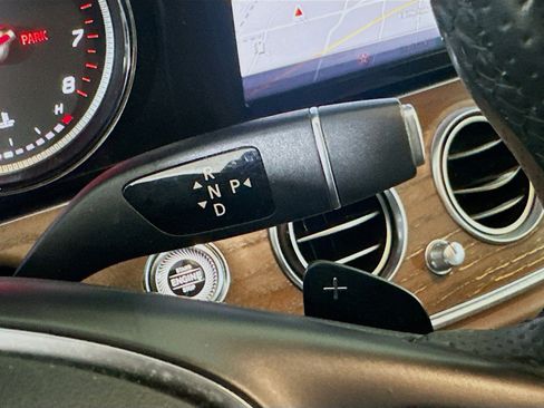 Used 2018 Mercedes-Benz E 300 image 25