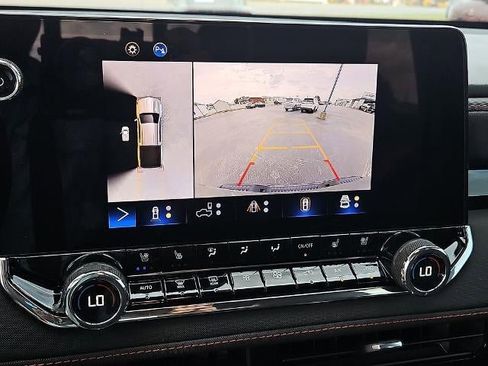 Used 2024 Chevrolet Colorado Z71 w/ Z71 Convenience Package 2 image 28