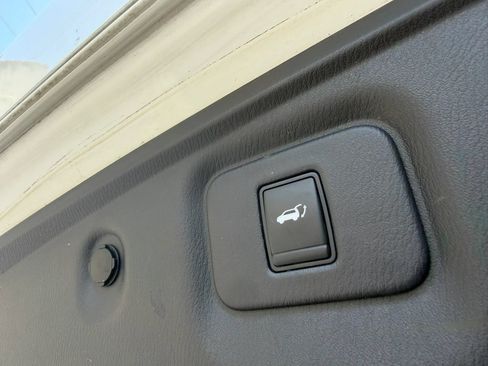 Used 2019 INFINITI QX60 Luxe w/ Sensory Package FWD image 38