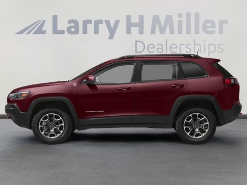 Used 2021 Jeep Cherokee Trailhawk w/ Comfort/Convenience Group image 3