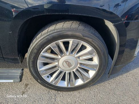 Used 2016 Cadillac Escalade Platinum RWD image 20