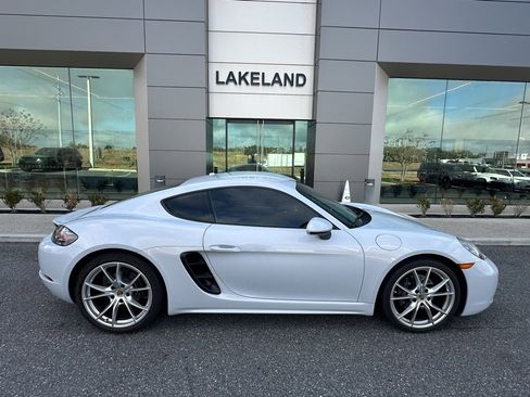 Used 2024 Porsche 718 Cayman image 1
