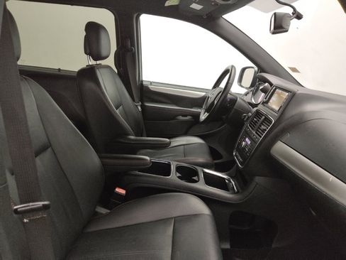 Used 2017 Dodge Grand Caravan GT FWD image 21