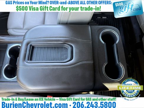 Used 2022 Chevrolet Suburban Z71 w/ Luxury Package AWD/4WD image 18