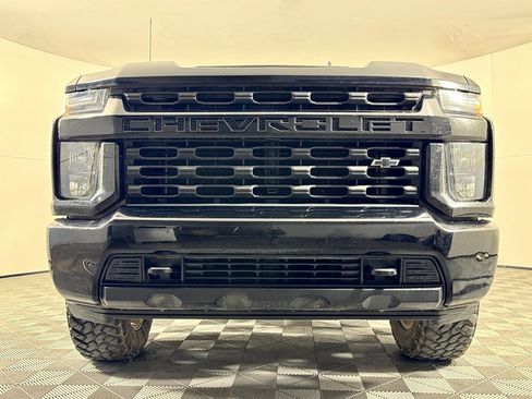 Used 2022 Chevrolet Silverado 2500 Custom w/ Custom Value Package image 9