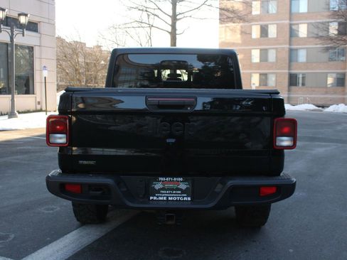 Used 2021 Jeep Gladiator Sport image 8