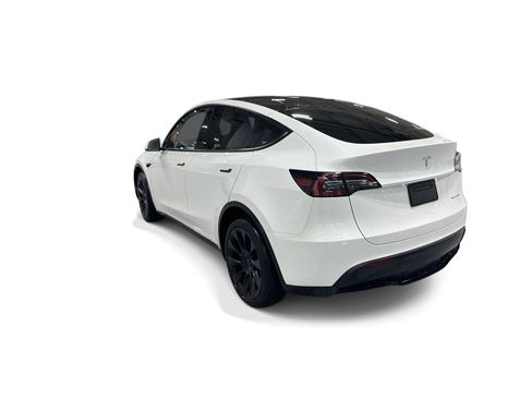 Certified 2023 Tesla Model Y Long Range AWD/4WD image 4