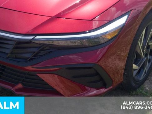 Used 2025 Hyundai Elantra Sport FWD image 10