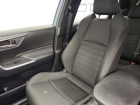 Certified 2025 Toyota RAV4 SE AWD/4WD image 16