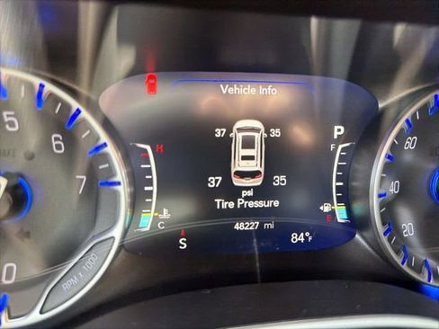 Used 2023 Chrysler Pacifica Touring-L FWD image 8