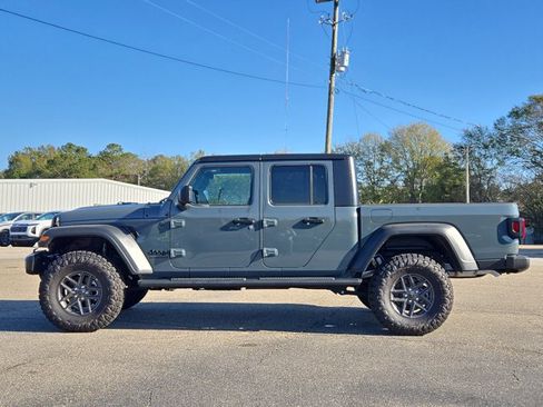 New 2025 Jeep Gladiator Sport image 10