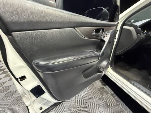 Used 2021 Nissan Rogue Sport S image 13