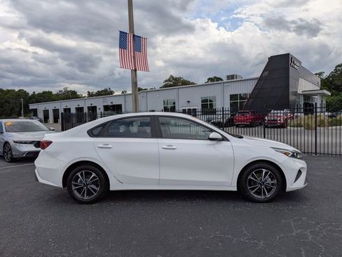 Used 2024 Kia Forte LXS FWD image 2