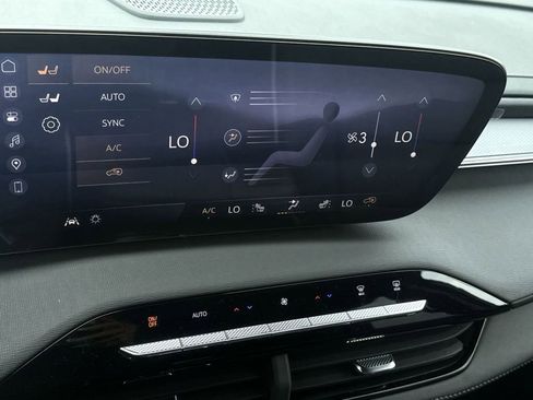 New 2026 Buick Enclave Sport Touring w/ Power Package image 21