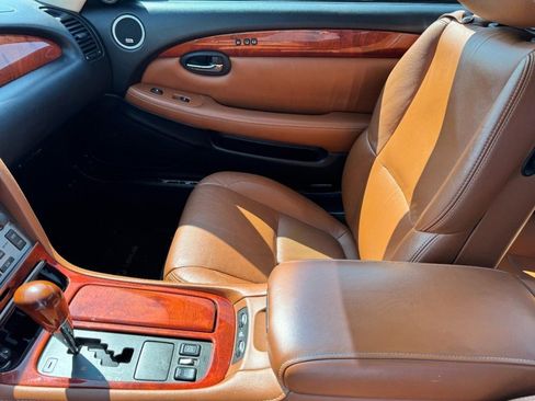 Used 2002 Lexus SC 430 Convertible image 10