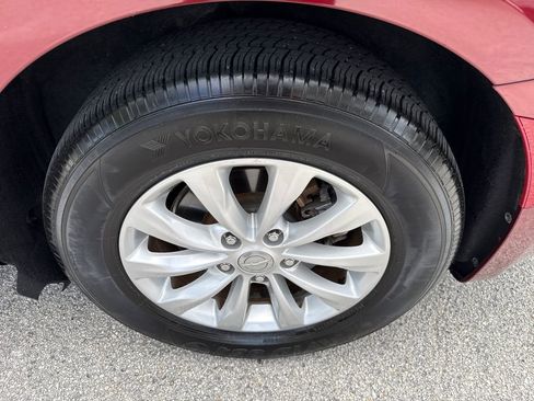 Used 2018 Chrysler Pacifica Touring-L image 11