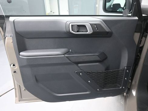 New 2025 Ford Bronco 4-Door image 13
