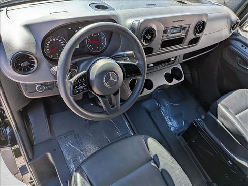 Used 2024 Mercedes-Benz Sprinter 2500 image 10