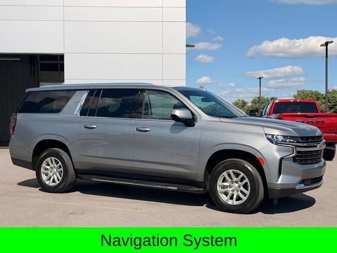Used 2023 Chevrolet Suburban LT AWD/4WD image 2