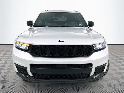 New 2025 Jeep Grand Cherokee L Altitude image 2