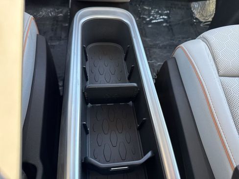 New 2025 Volkswagen ID. Buzz 1st Edition image 22