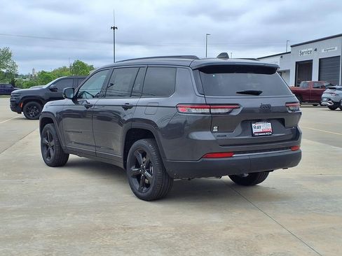 New 2026 Jeep Grand Cherokee L Limited w/ Limited Altitude Package AWD/4WD image 12
