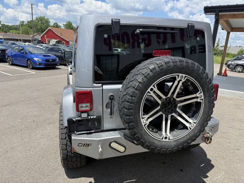 Used 2014 Jeep Wrangler Unlimited Sahara AWD/4WD image 10
